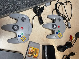 Console Nintendo 64 + 2 Controller + 2 giochi
