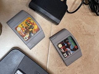 Console Nintendo 64 + 2 Controller + 2 giochi