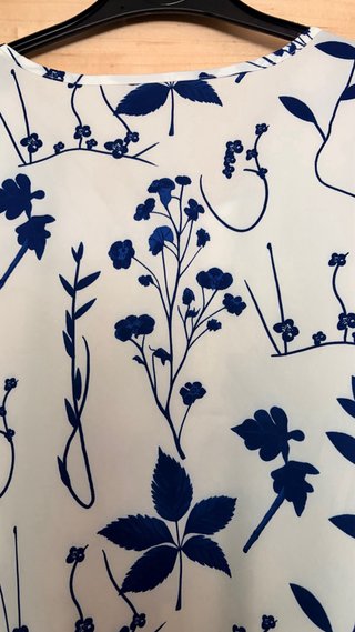 Vestido floral azul y blanco talla L