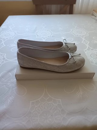 Manoletinas piel T38 plateadas con blanco