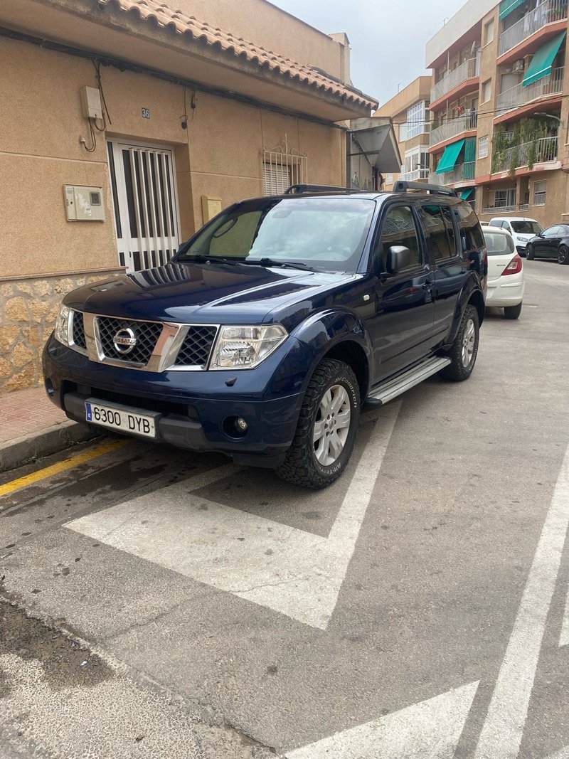 Nissan Pathfinder 2006 - foto 1