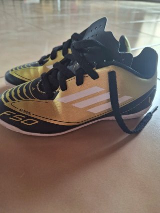 Zapatillas fútbol sala Adidas F50 Club Messi T28