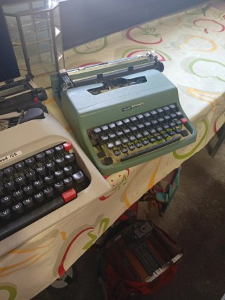 Lote de 3máquinas de escribir antiguas