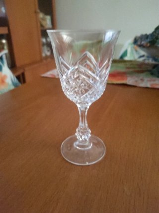 Juego de copas de cristal tallado