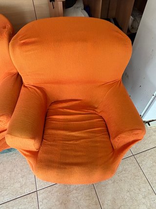 Sillón naranja de tela