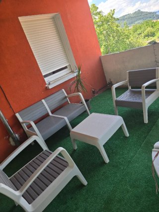 ​Título: ¡SUPER CHOLLO TERRAZA!