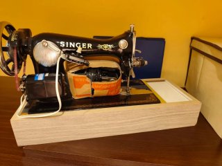 Máquina de coser Singer antigua
