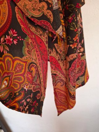 Falda asimétrica Stradivarius estampado paisley