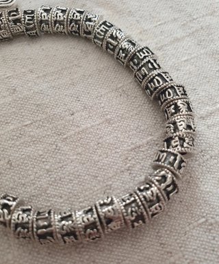 Pulsera - amuleto de Budismo tibetano