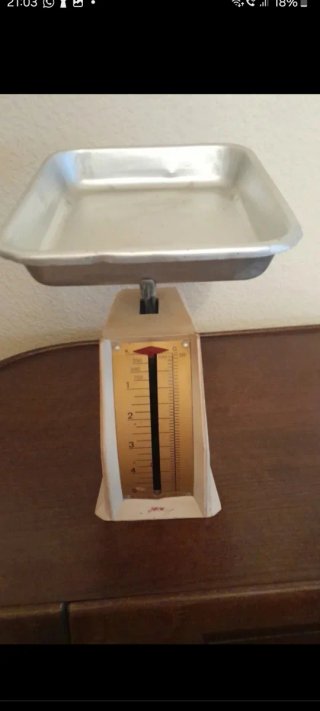 Antigua Balanza de Cocina  BERNAR 5 kg