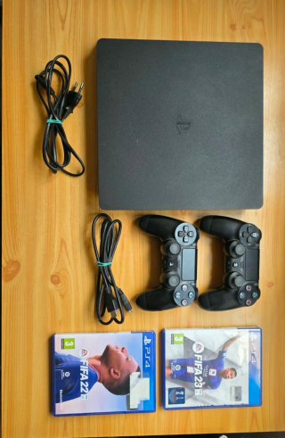 PS4 Slim + 2 Mandos + FIFA 22 y 23