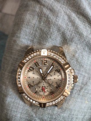 Reloj Guess Dorado y Plateado con Cristales