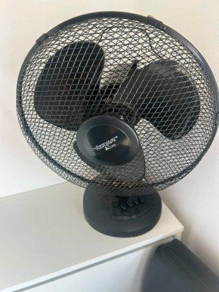 Ventilador de escritorio negro