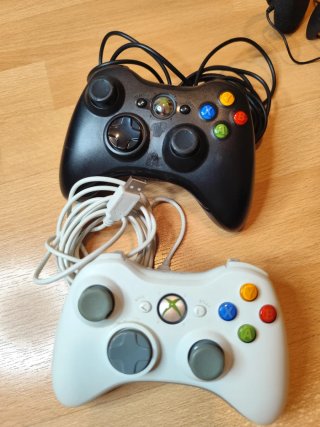 Lote Xbox 360E + 6 Juegos + Accesorios + Skylander