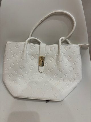 Bolso blanco con grabado
