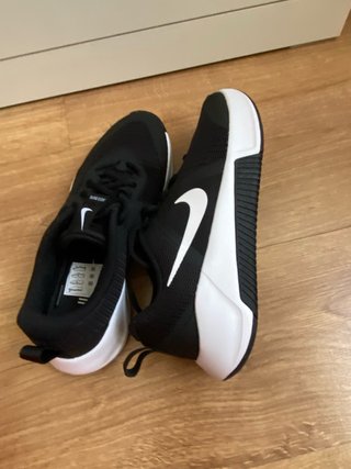 Zapatillas Nike Hombre Negras y Blancas