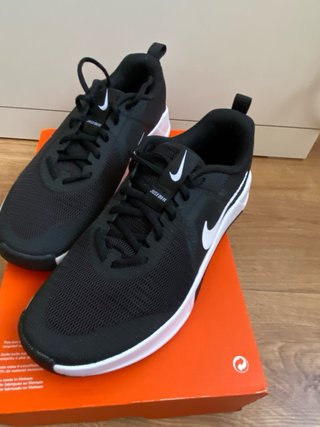 Zapatillas Nike Hombre Negras y Blancas