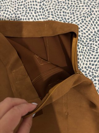 Falda marrón con hebillas