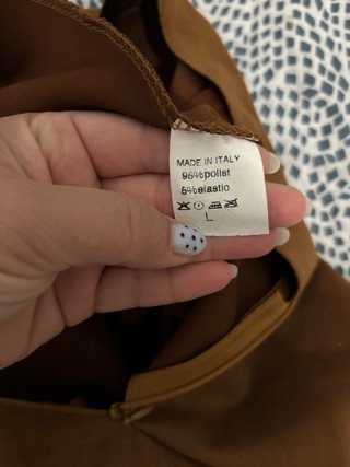 Falda marrón con hebillas