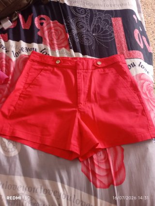 Pantalones cortos rojos