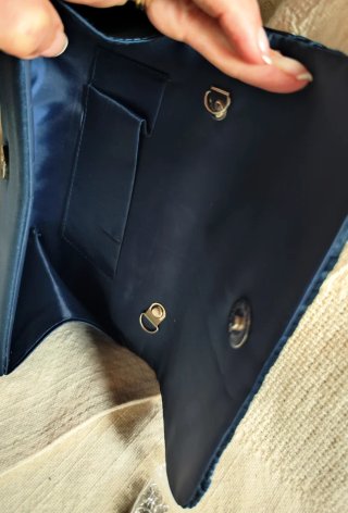 Bolso de fiesta azul con pedrería