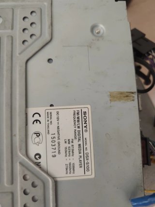 Radio Sony DSX-S100 con Auxiliar