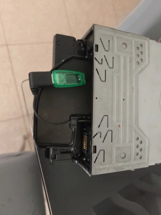 Radio Sony DSX-S100 con Auxiliary USB