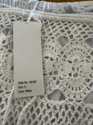 Conjunto Anna Kosturova falda y top crochet