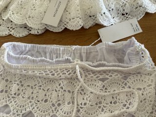 Conjunto Anna Kosturova falda y top crochet