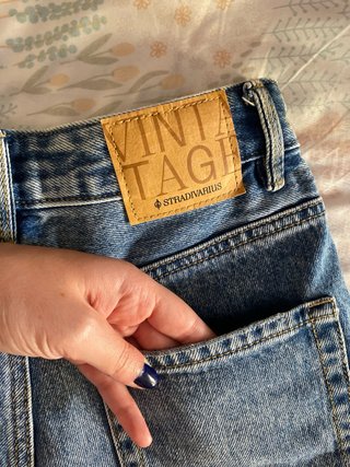 Pantalón corto vaquero desgastado