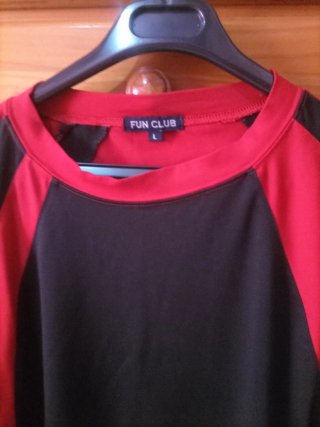 Camiseta deportiva FUN CLUB negra y roja Talla L