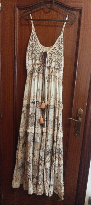 Vestido de verano con estampado paisley