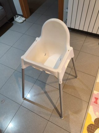 Trona Ikea Morada con Lunares Blancos
