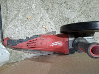 Amoladora milwaukee 2200 W