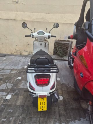 MITT 50 Scooter Blanca