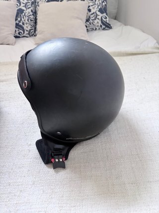 Casco de moto negro