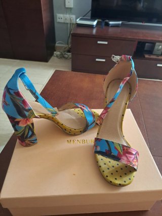 Sandalias Menbur Talla 36 Flores Tacón Ancho
