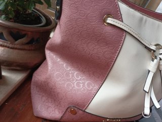 Borsa Guess donna bicolore rosa e bianca