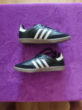 Zapatillas Adidas Mujer Negras y Blancas