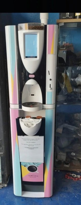 Máquina expendedora profesional de café
