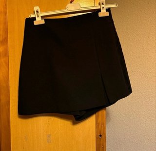 Falda pantalón tiro alto negra