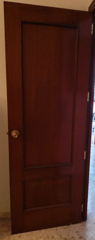 Puerta de madera interior