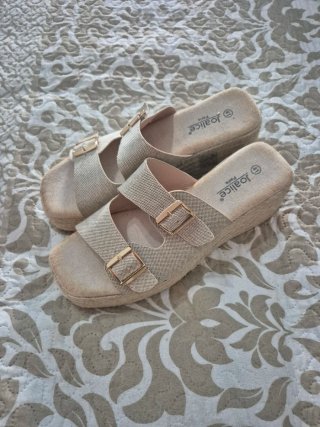 Sandalias mujer beige con plataforma sin estrenar