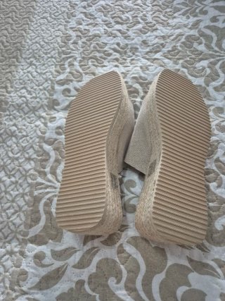 Sandalias mujer beige con plataforma sin estrenar