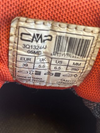 Botas de montaña CMP grises y naranjas