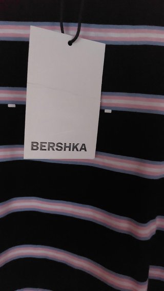 Camiseta Bershka rayas azul con texto