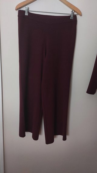Conjunto burdeos (jersey M + pantalón L)
