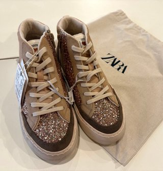 Zapatillas Zara Beige y Dorado Brillo