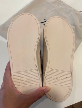 Zapatillas Zara Beige y Dorado Brillo