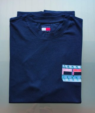 Camiseta TOMMY